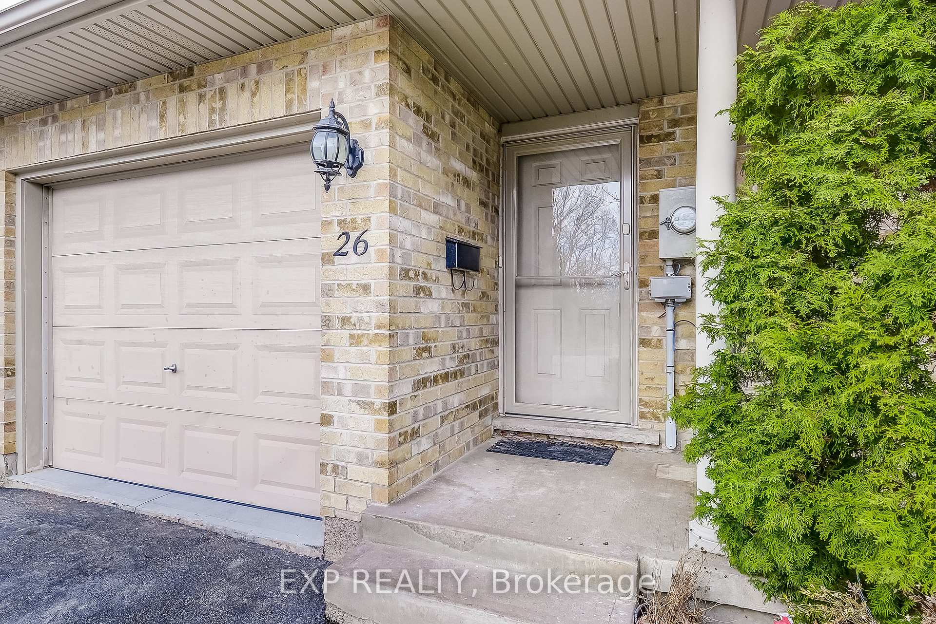 Photo 5 of 26 Carson Court, St. Catharines, Oakdale — HOMEH