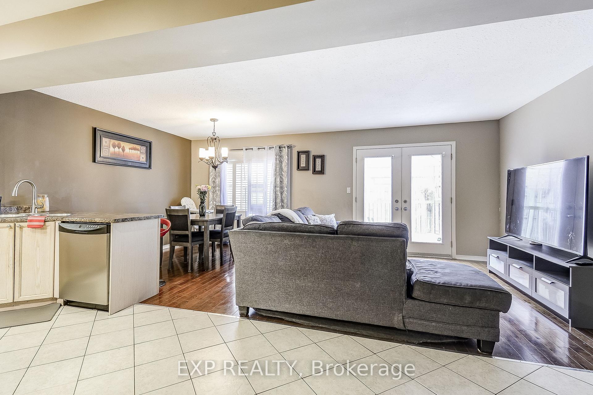 Photo 9 of 26 Carson Court, St. Catharines, Oakdale — HOMEH
