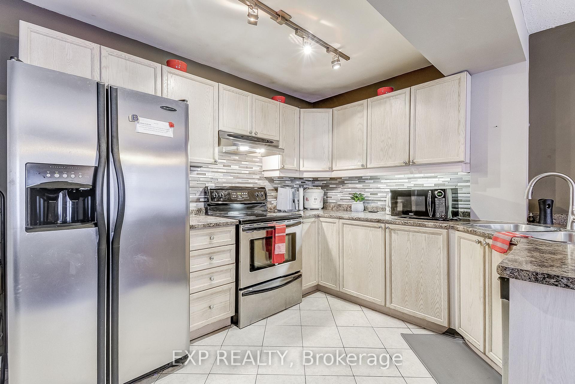 Photo 12 of 26 Carson Court, St. Catharines, Oakdale — HOMEH