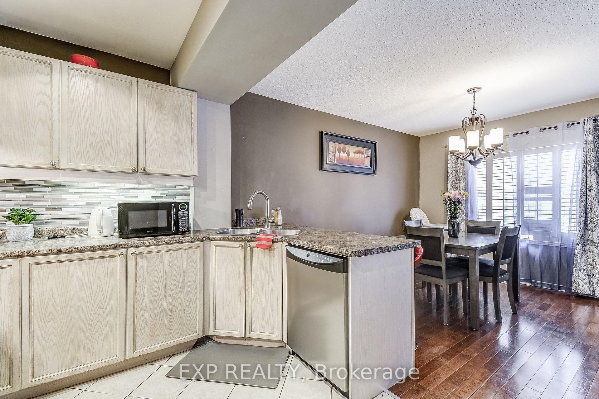 Photo 15 of 26 Carson Court, St. Catharines, Oakdale — HOMEH
