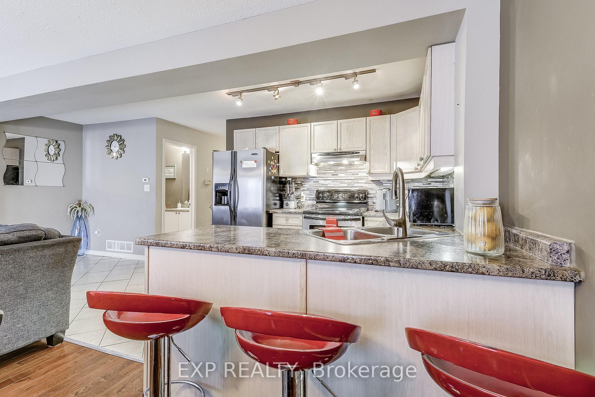 Photo 16 of 26 Carson Court, St. Catharines, Oakdale — HOMEH