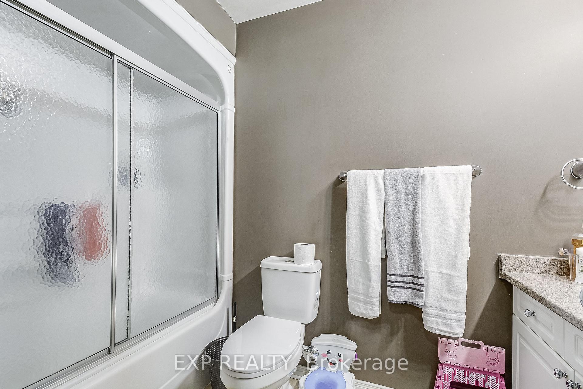 Photo 25 of 26 Carson Court, St. Catharines, Oakdale — HOMEH