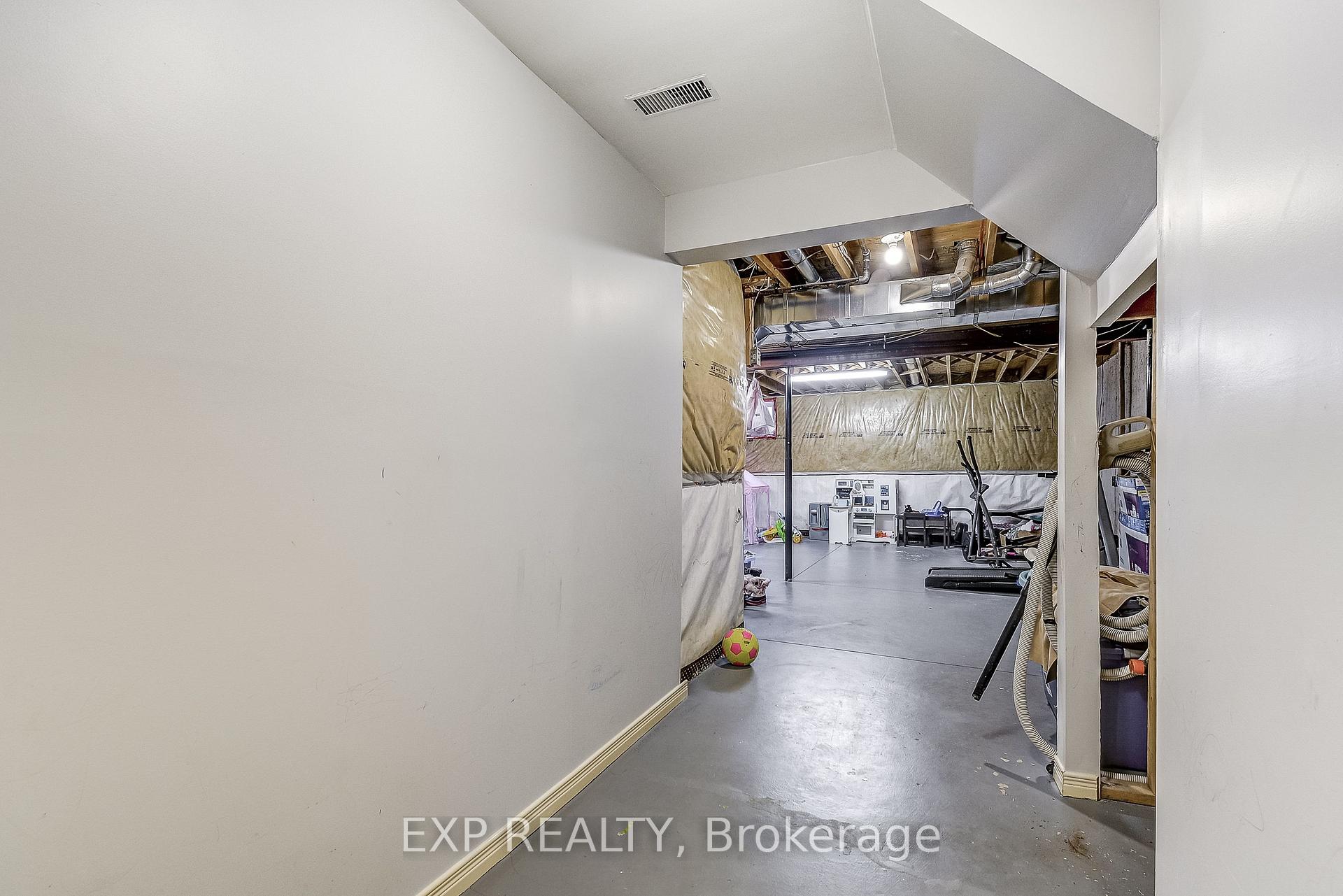 Photo 32 of 26 Carson Court, St. Catharines, Oakdale — HOMEH