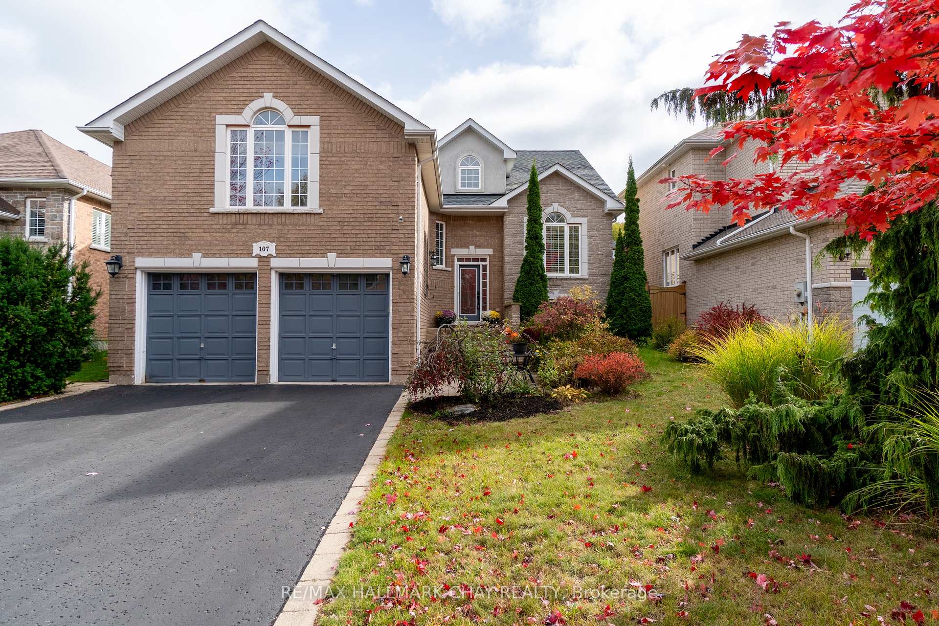 Photo 2 of 107 Cumming Drive, Barrie, Ardagh — HOMEH