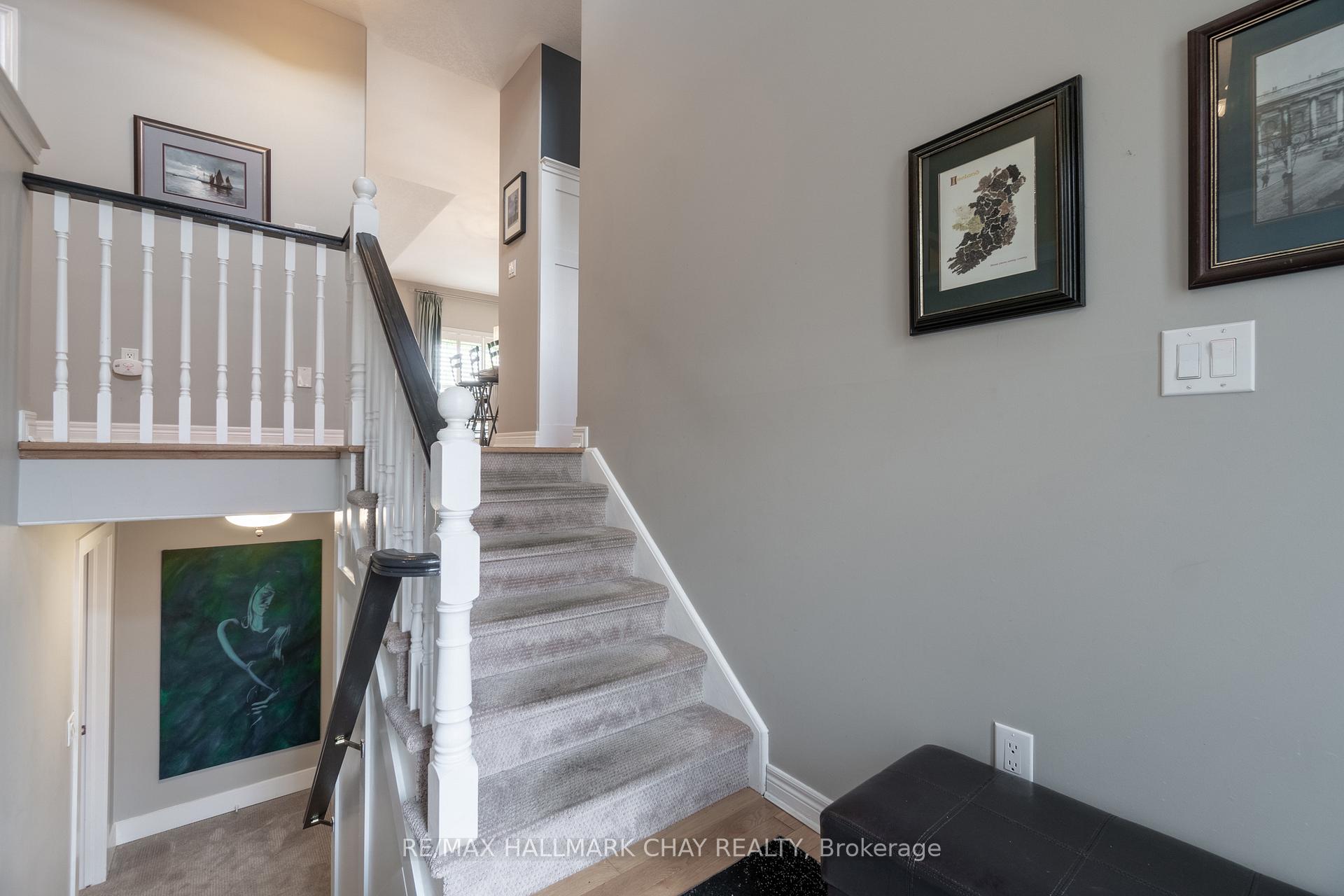 Photo 4 of 107 Cumming Drive, Barrie, Ardagh — HOMEH