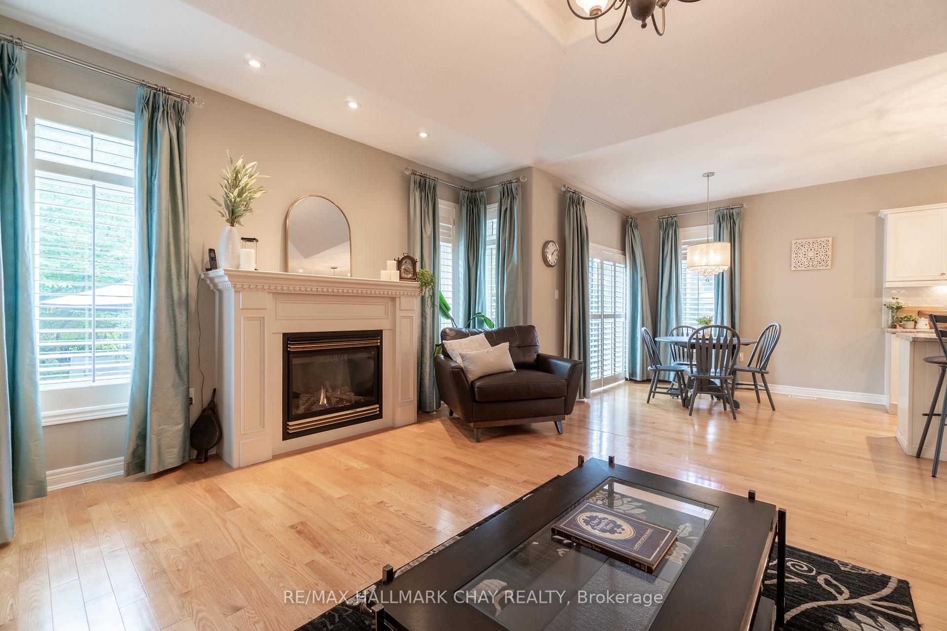 Photo 11 of 107 Cumming Drive, Barrie, Ardagh — HOMEH