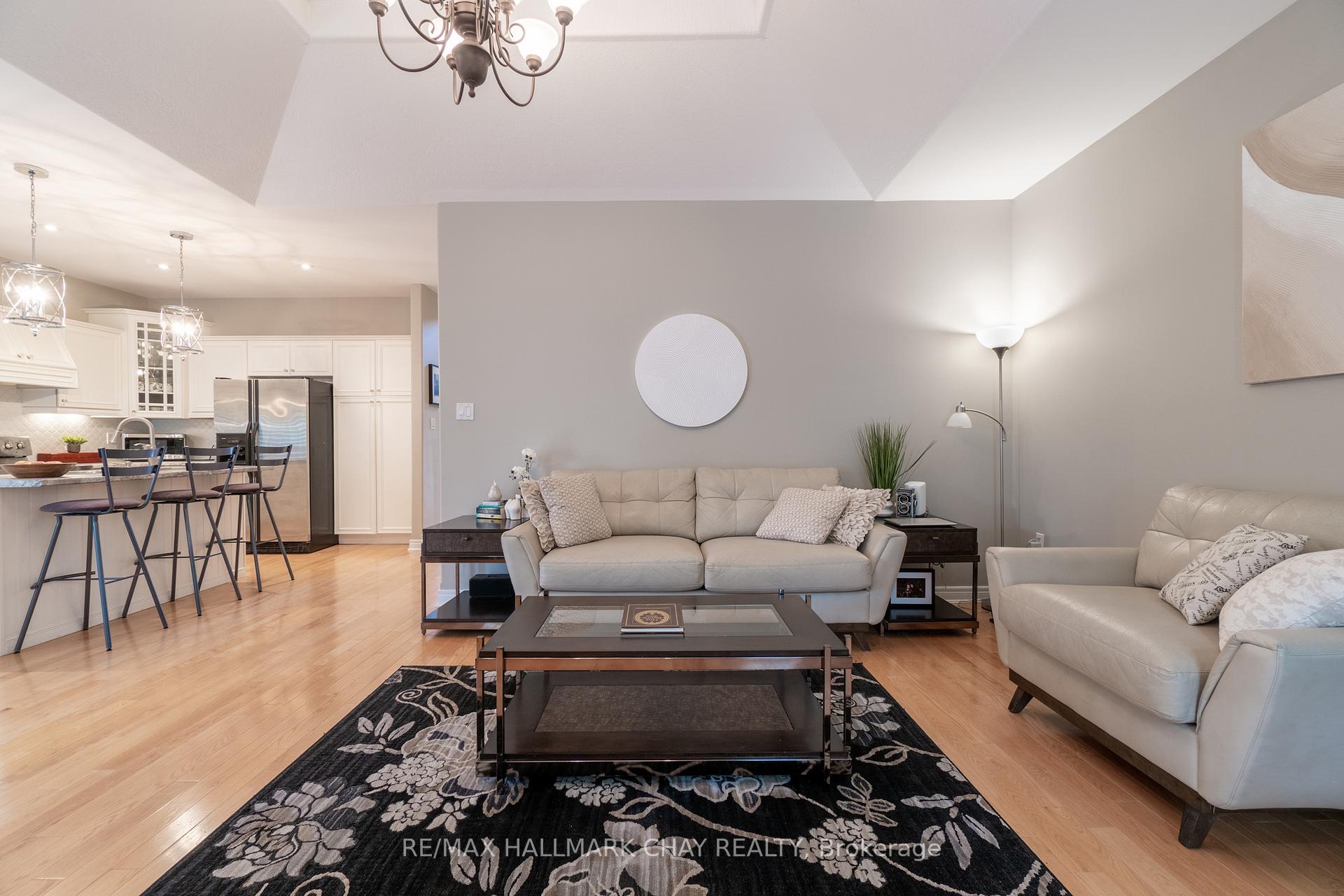 Photo 12 of 107 Cumming Drive, Barrie, Ardagh — HOMEH