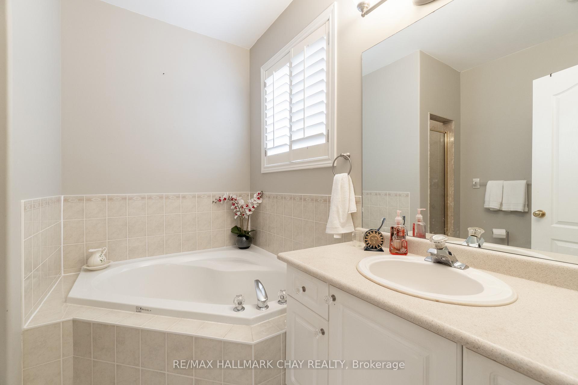 Photo 19 of 107 Cumming Drive, Barrie, Ardagh — HOMEH
