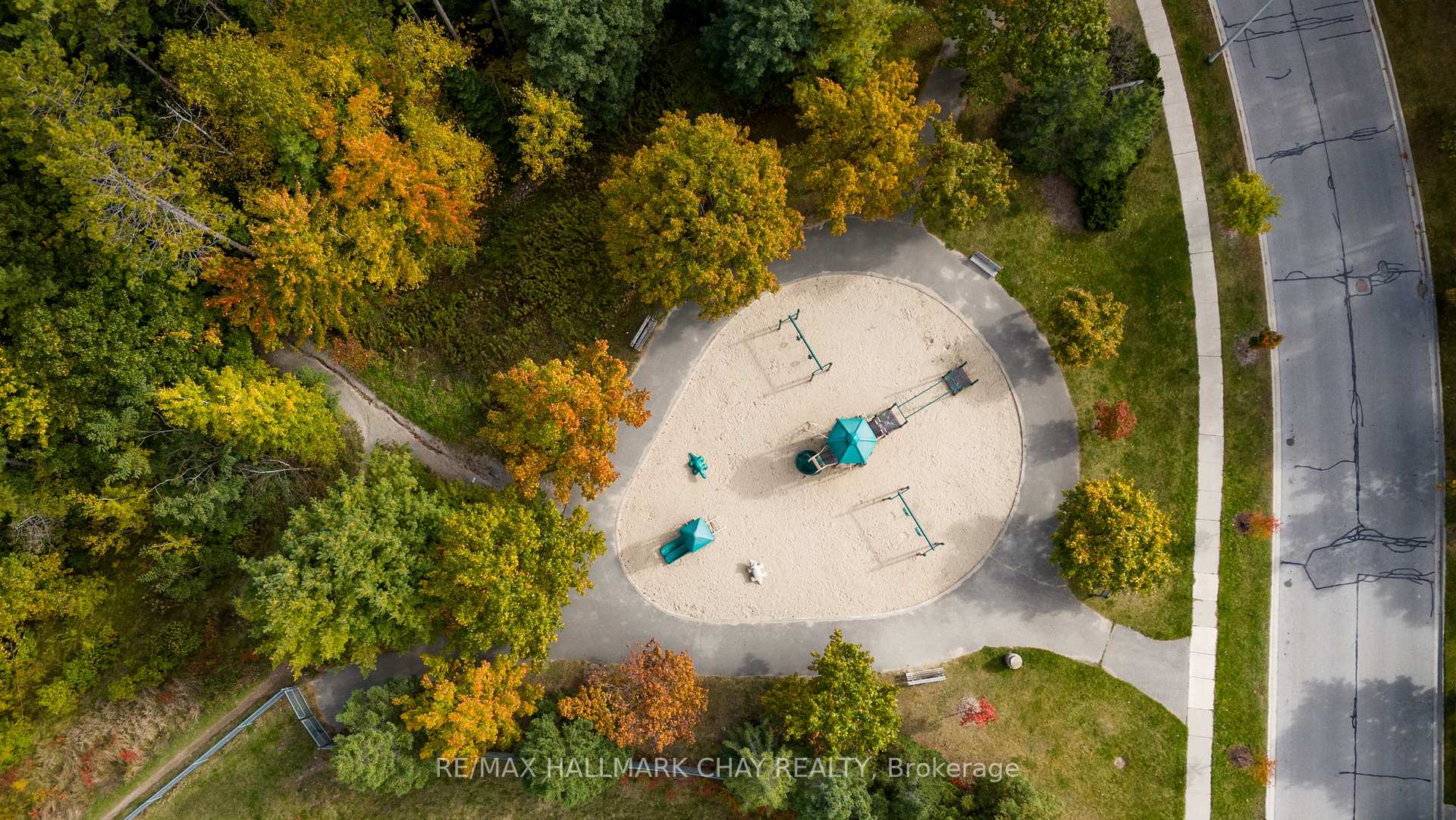 Photo 40 of 107 Cumming Drive, Barrie, Ardagh — HOMEH