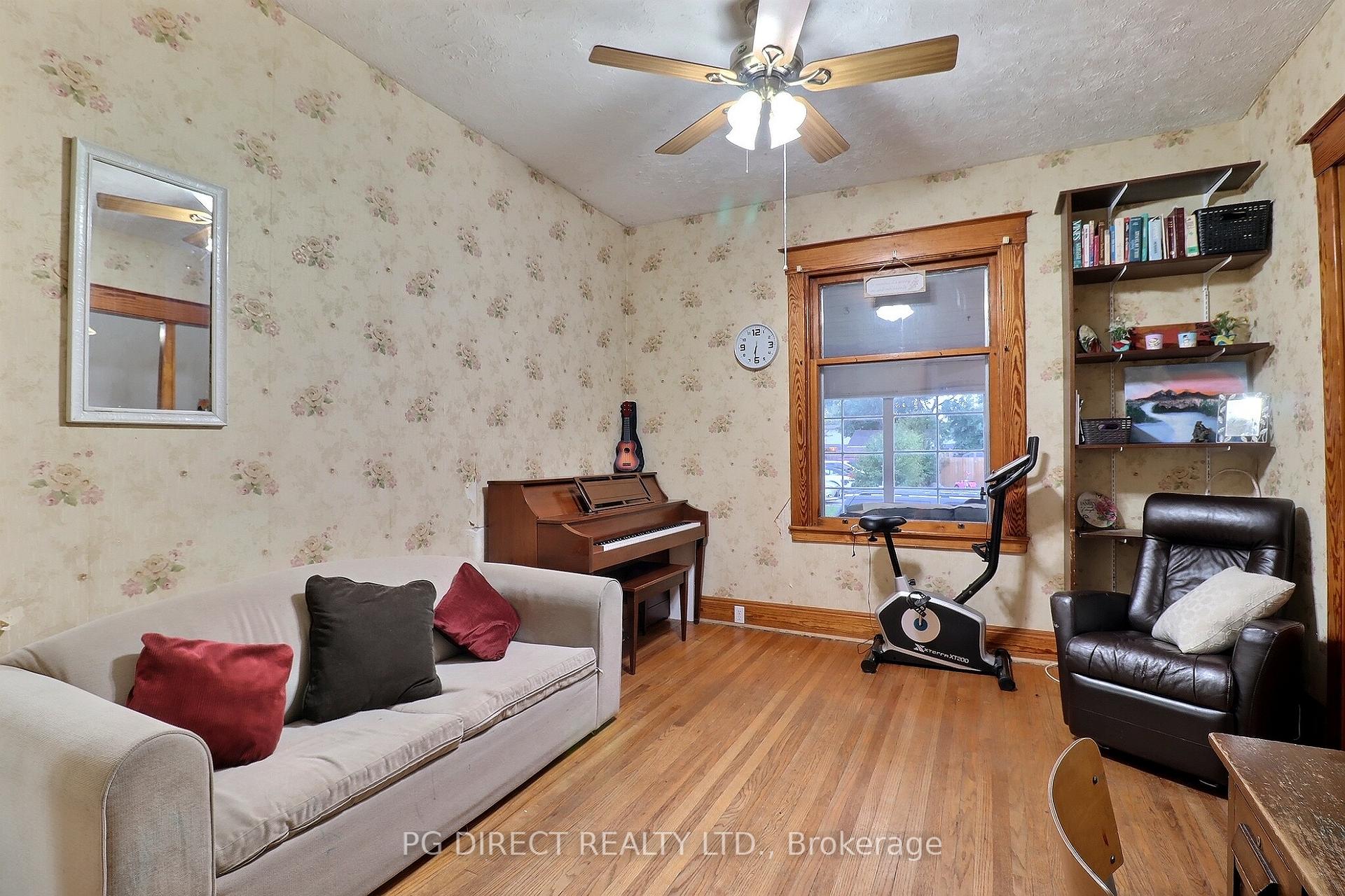 Photo 5 of 31 John Street N, St. Thomas — HOMEH