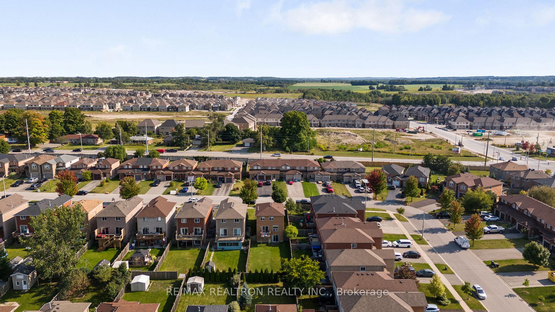 Photo 27 of 70 Courtney Crescent, Barrie, Painswick South — HOMEH