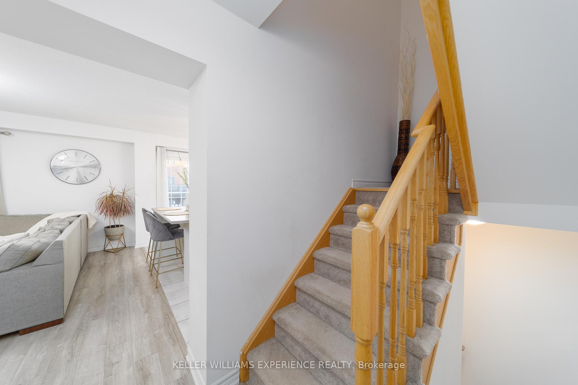 Photo 12 of 42 Andean Lane, Barrie, Rural Barrie Southwest — HOMEH