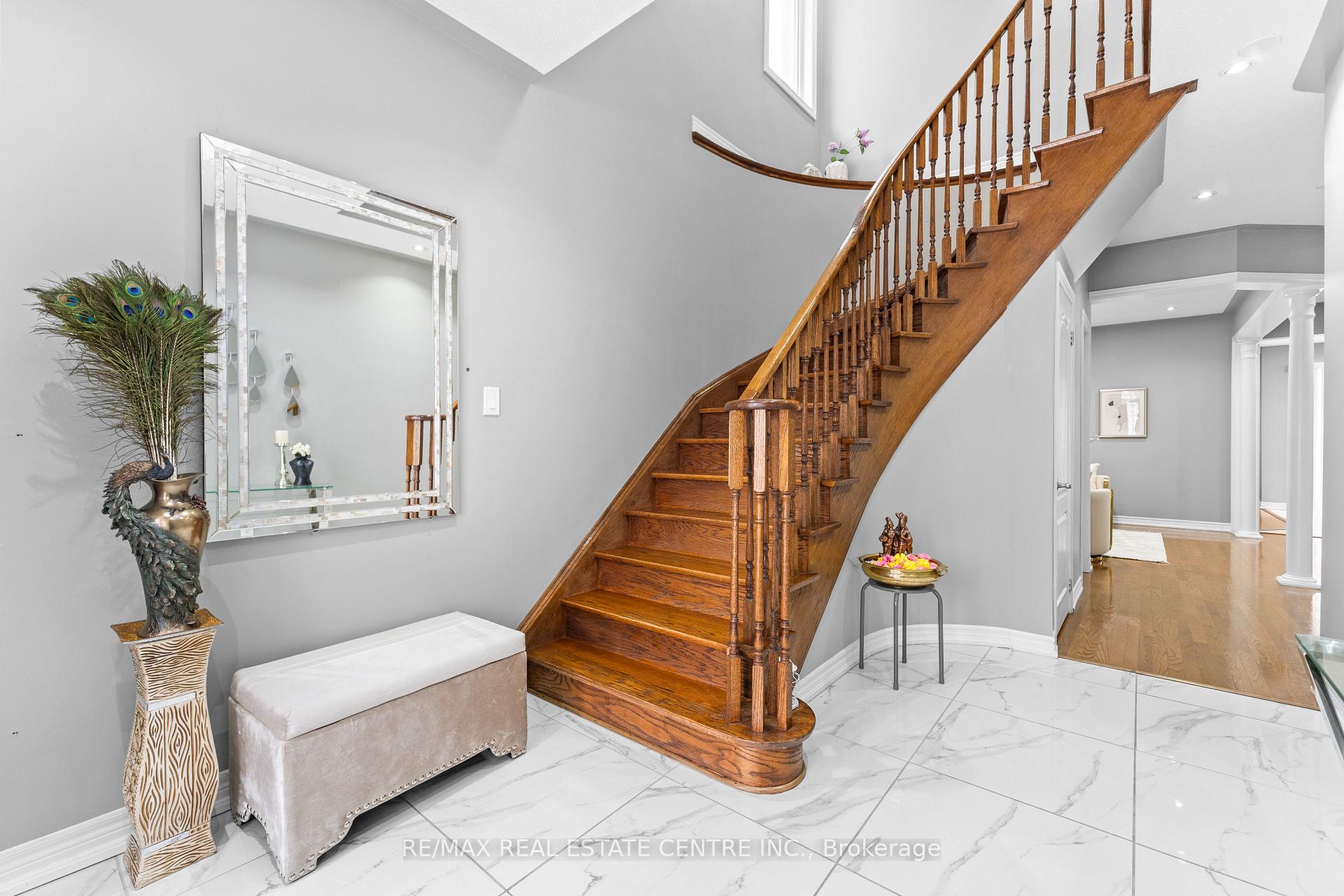 Photo 4 of 74 Skyvalley Drive, Brampton, Bram East — HOMEH