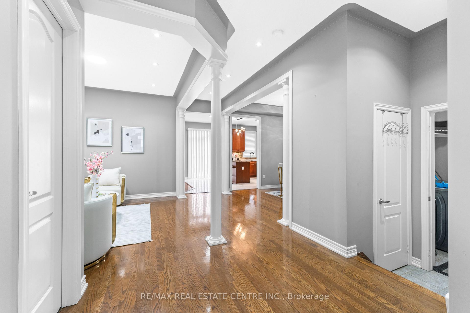 Photo 5 of 74 Skyvalley Drive, Brampton, Bram East — HOMEH