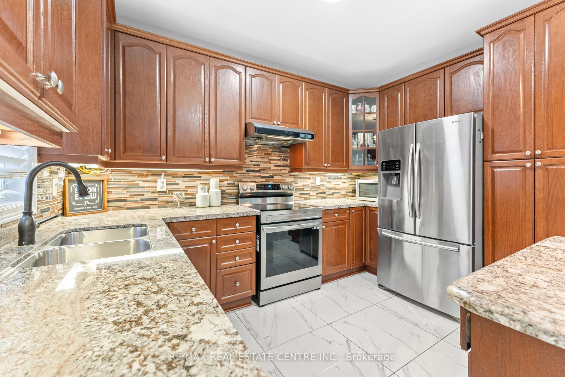 Photo 15 of 74 Skyvalley Drive, Brampton, Bram East — HOMEH