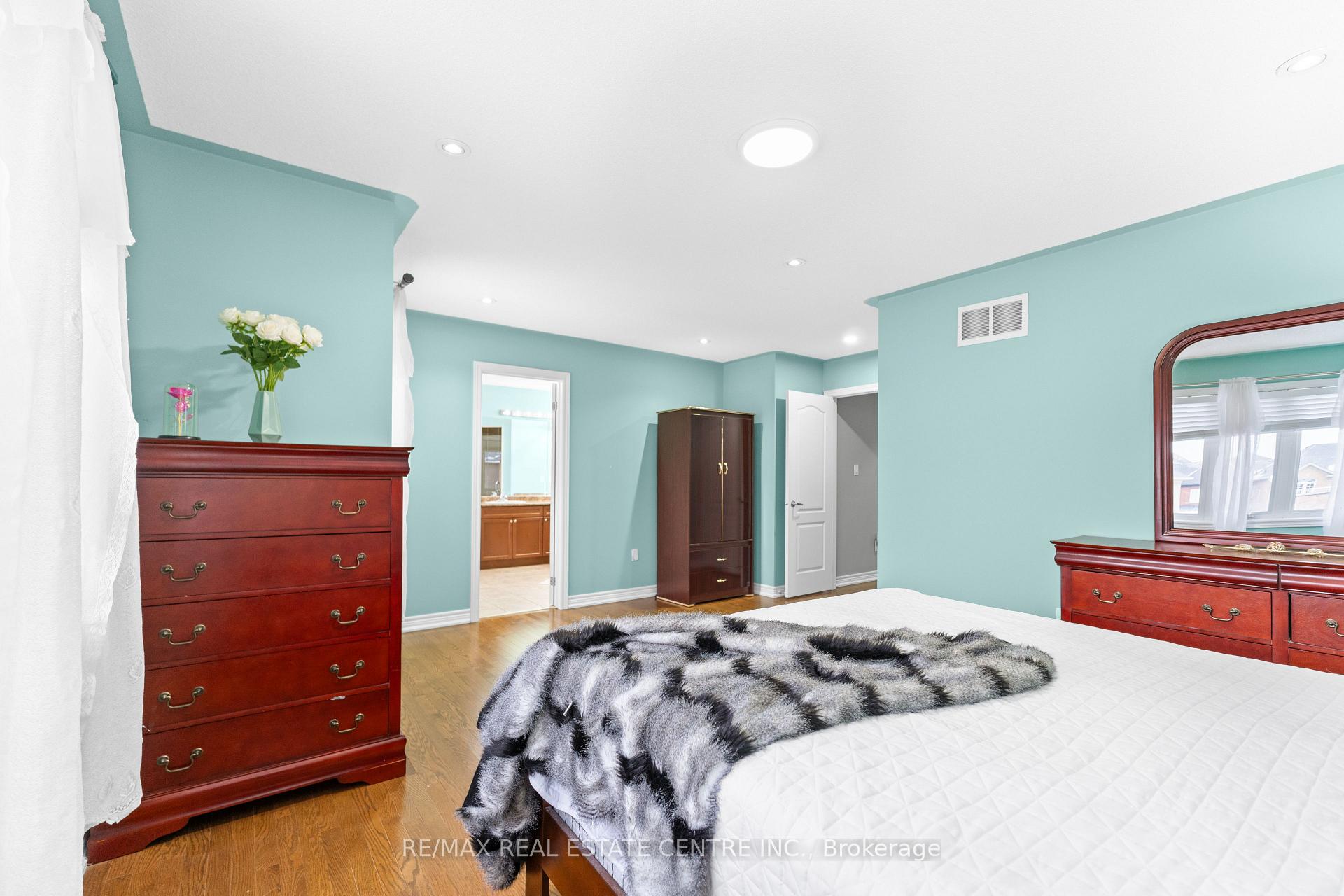 Photo 23 of 74 Skyvalley Drive, Brampton, Bram East — HOMEH