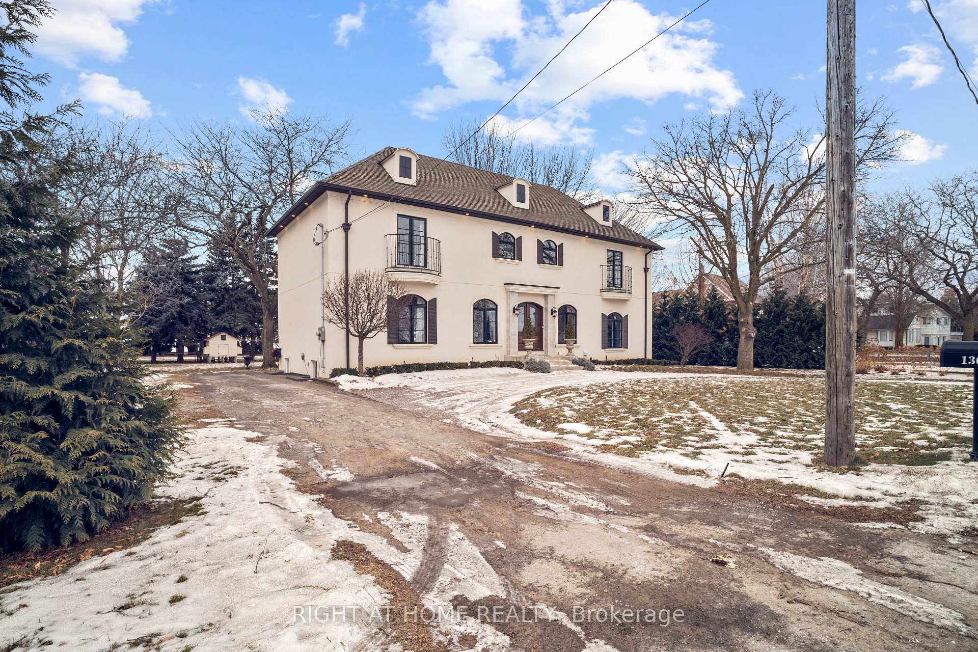 Photo 2 of 1309 Third St. Louth, St. Catharines, Rural Port — HOMEH