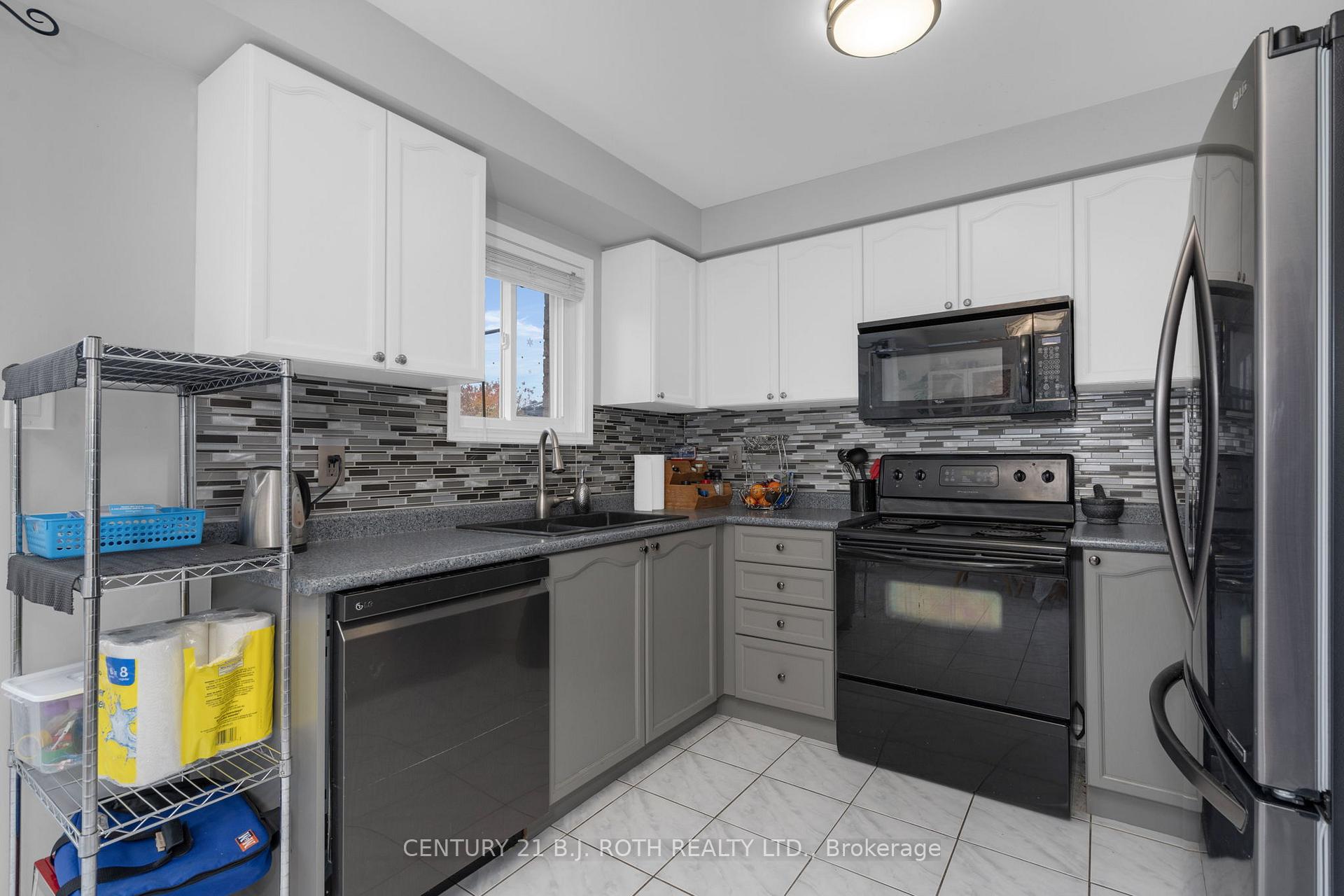 Photo 8 of 8 Ridwell Street, Barrie, 400 West — HOMEH