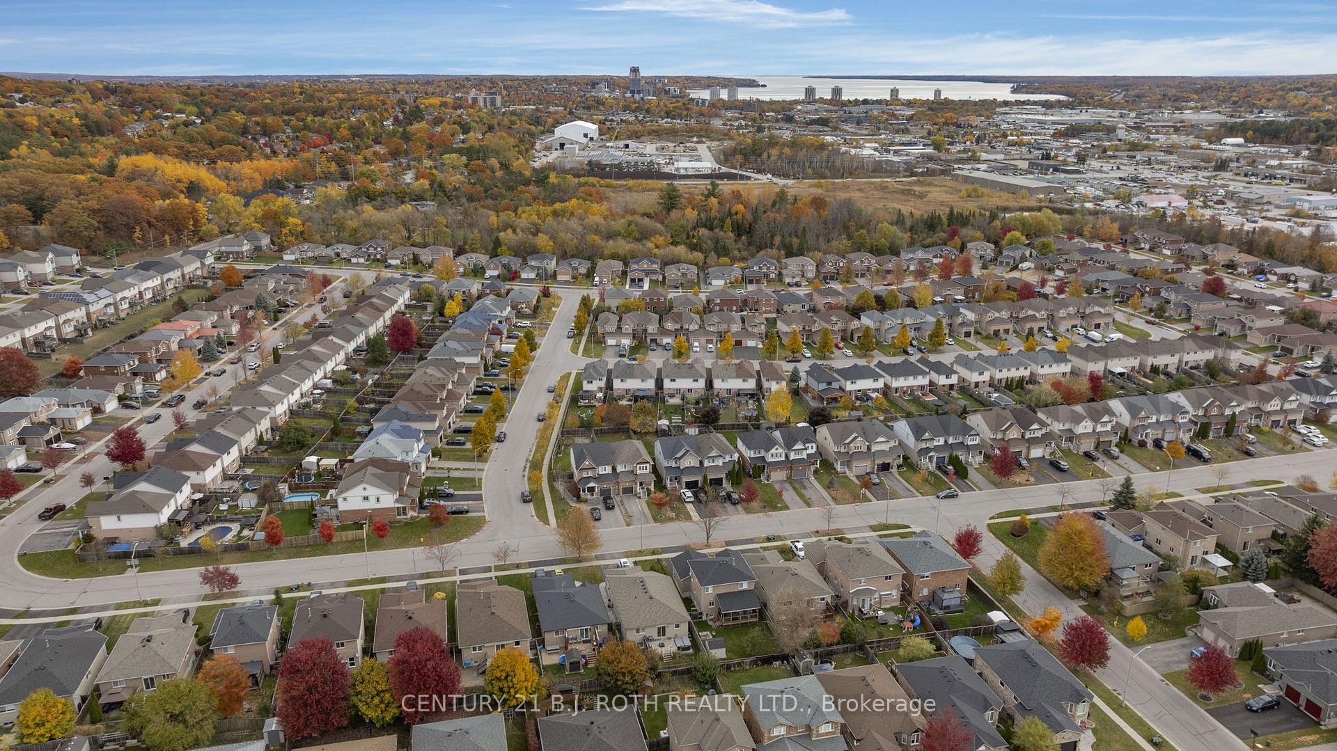 Photo 31 of 8 Ridwell Street, Barrie, 400 West — HOMEH