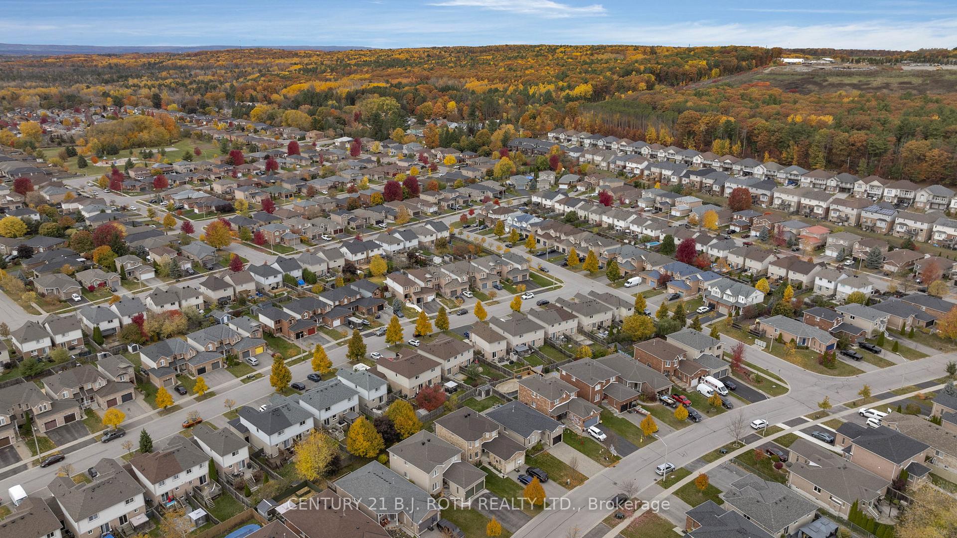 Photo 32 of 8 Ridwell Street, Barrie, 400 West — HOMEH