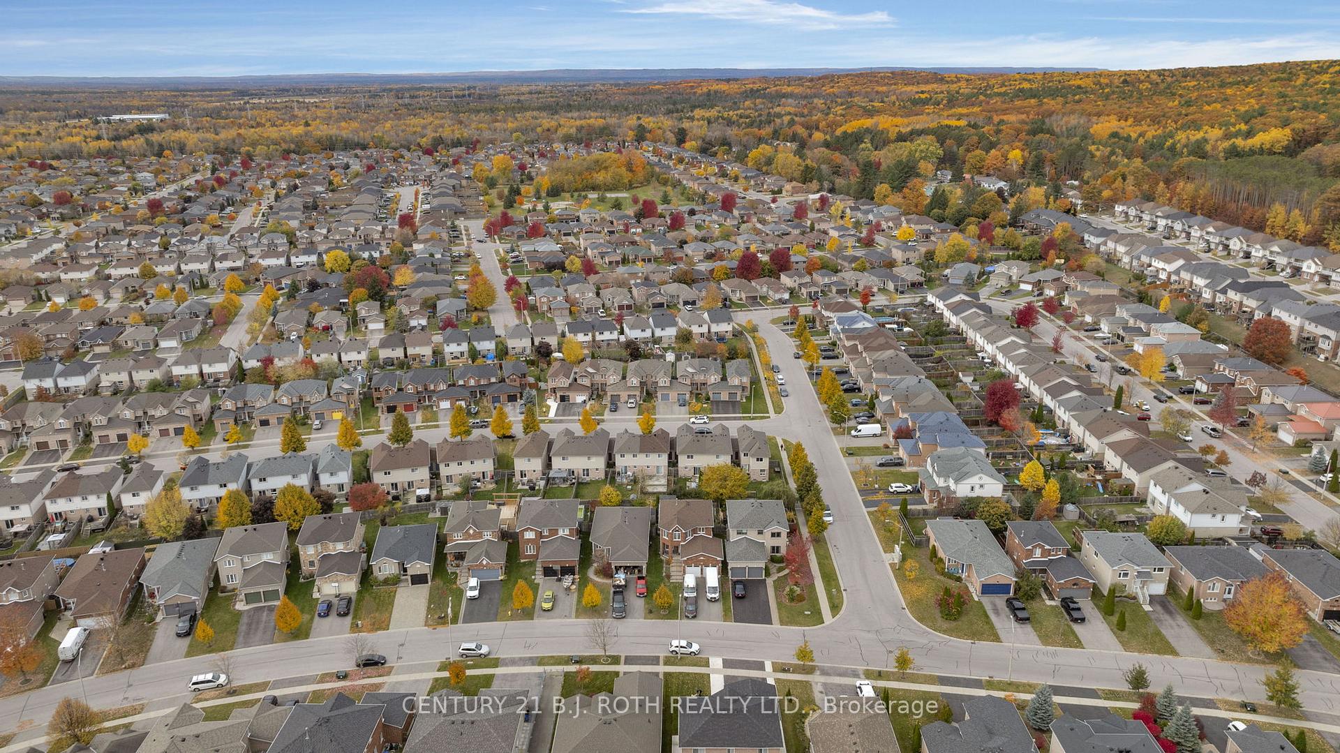 Photo 33 of 8 Ridwell Street, Barrie, 400 West — HOMEH