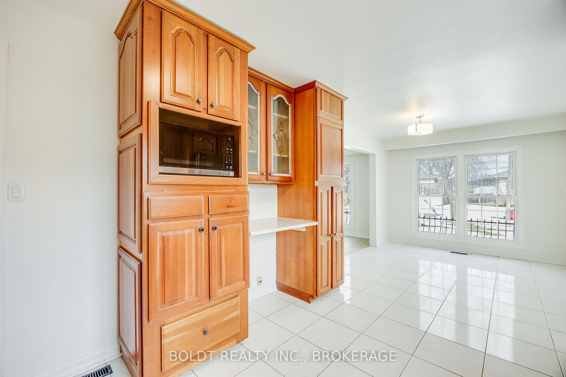Photo 7 of 14 Jeanette Drive, St. Catharines, Vine/Linwell — HOMEH