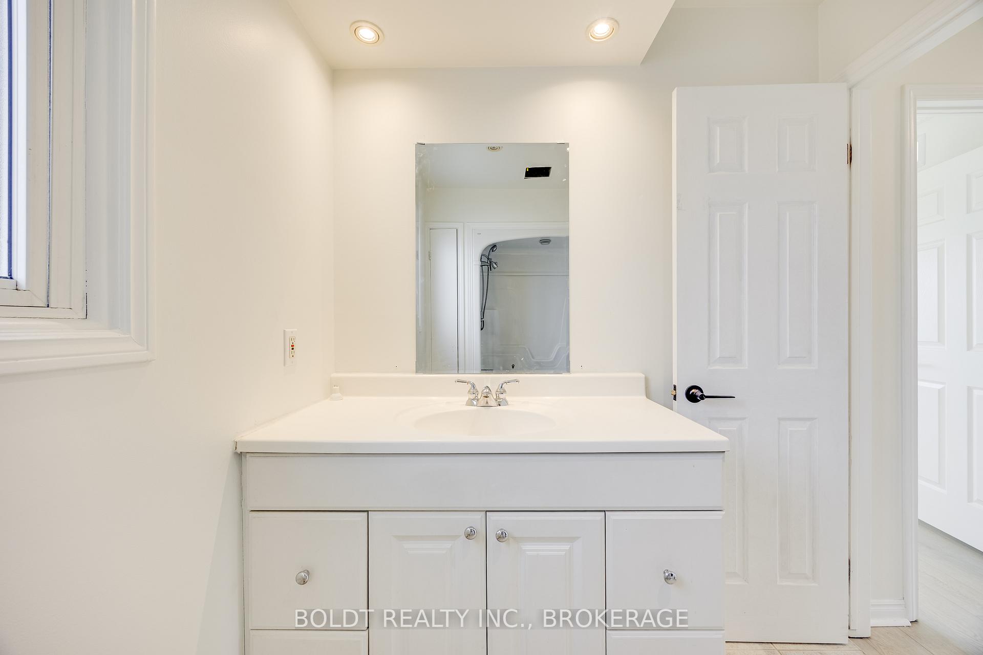 Photo 11 of 14 Jeanette Drive, St. Catharines, Vine/Linwell — HOMEH