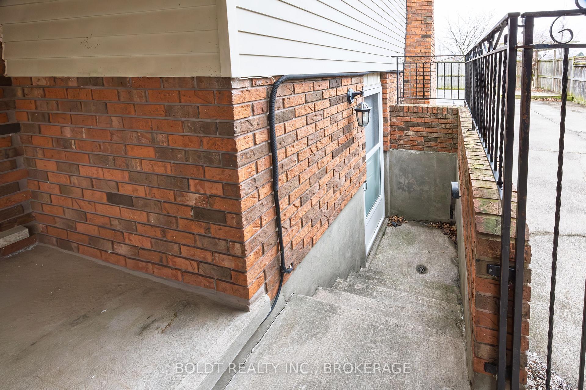 Photo 25 of 14 Jeanette Drive, St. Catharines, Vine/Linwell — HOMEH