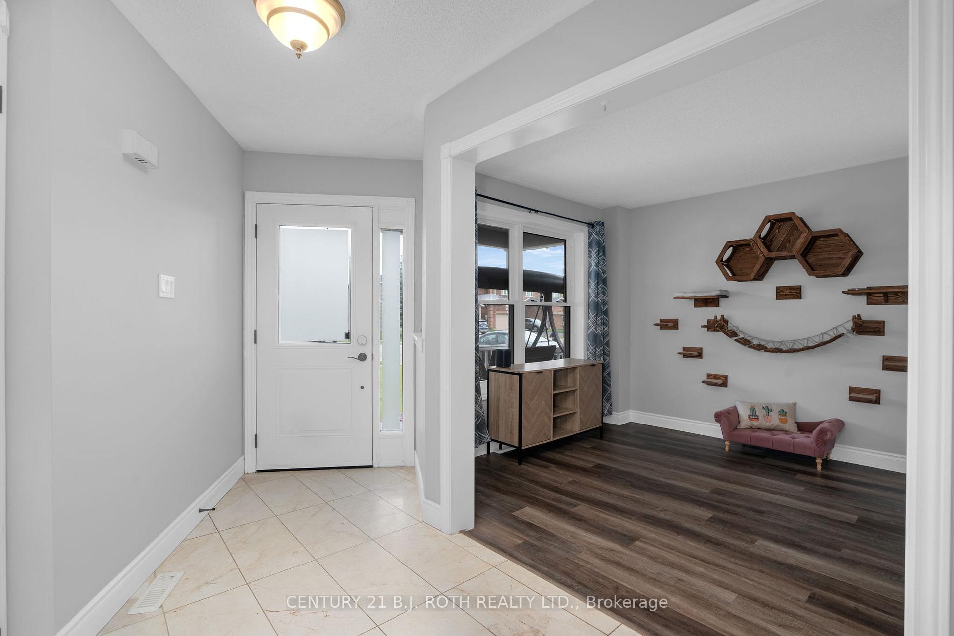 Photo 3 of 217 Pringle Drive, Barrie, Edgehill Drive — HOMEH