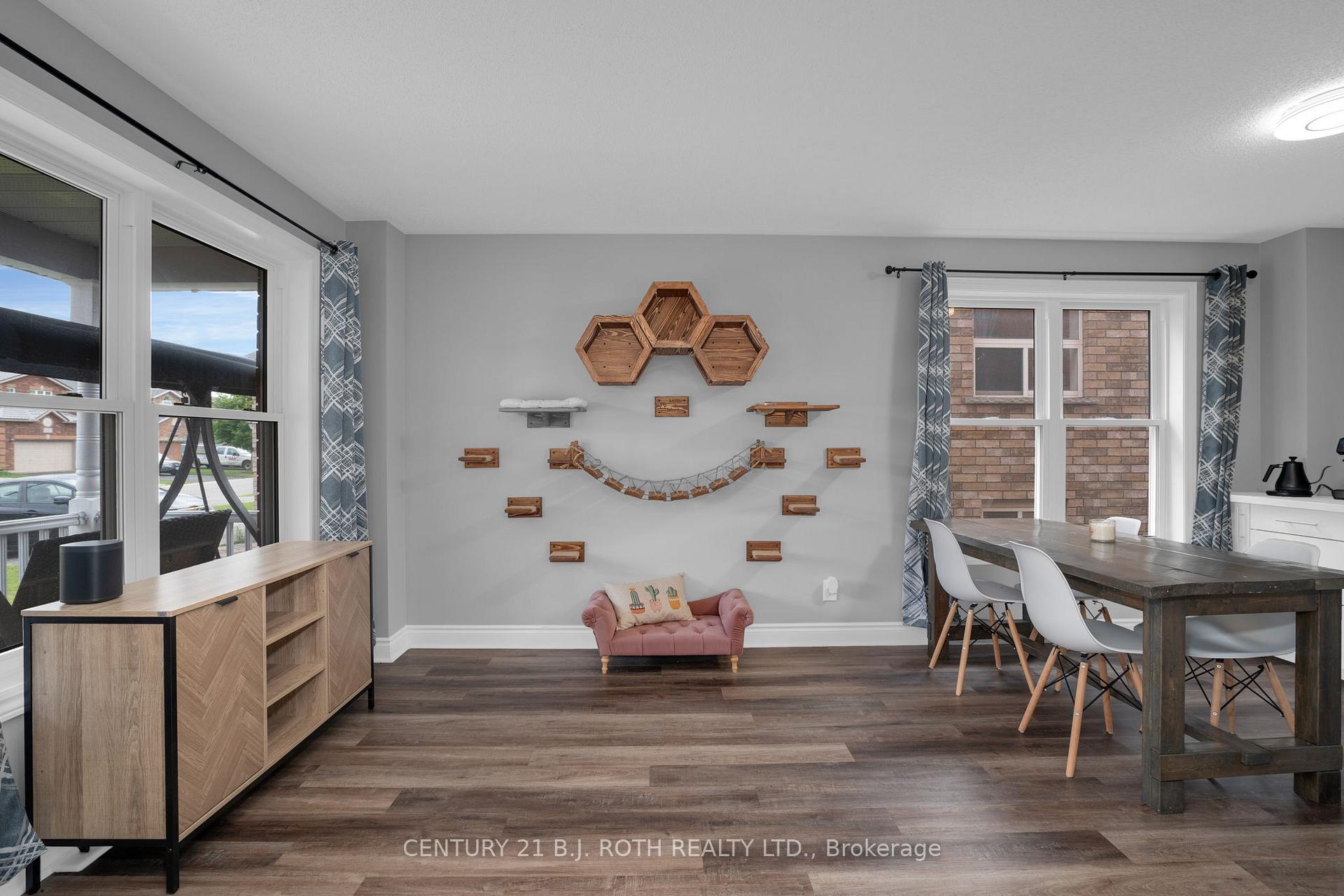 Photo 4 of 217 Pringle Drive, Barrie, Edgehill Drive — HOMEH
