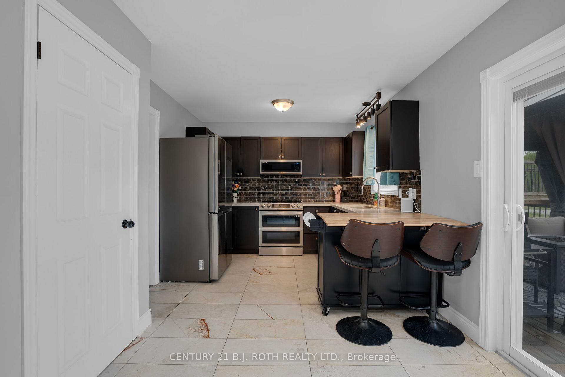 Photo 6 of 217 Pringle Drive, Barrie, Edgehill Drive — HOMEH