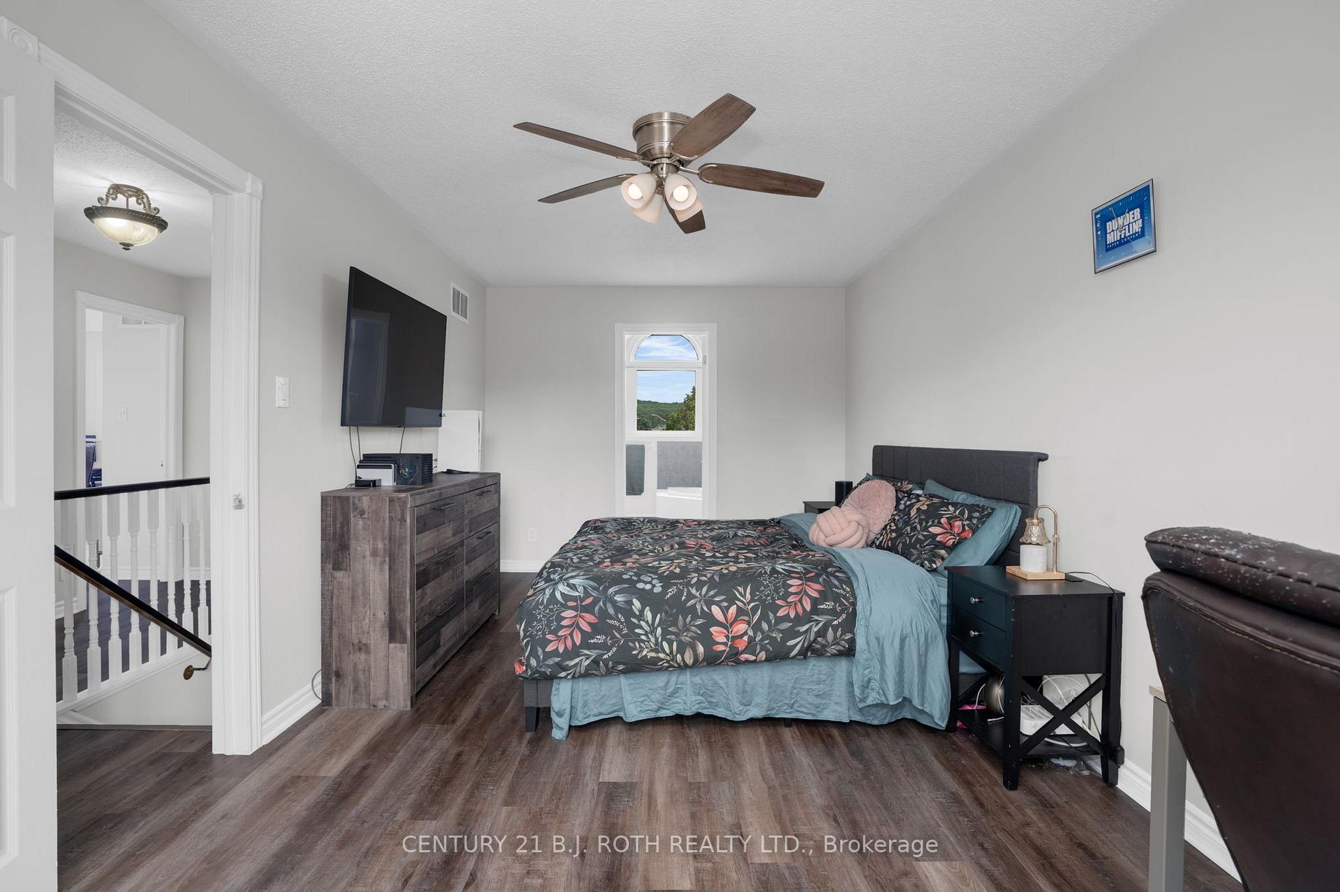 Photo 13 of 217 Pringle Drive, Barrie, Edgehill Drive — HOMEH
