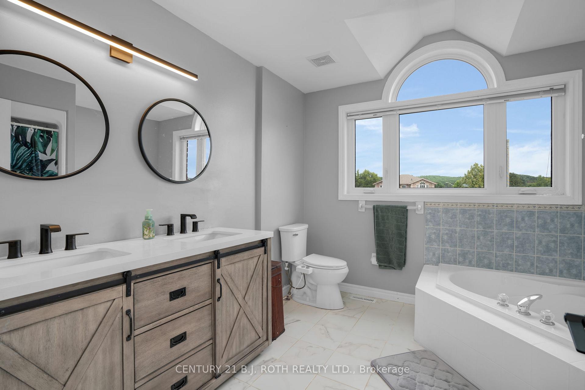 Photo 15 of 217 Pringle Drive, Barrie, Edgehill Drive — HOMEH
