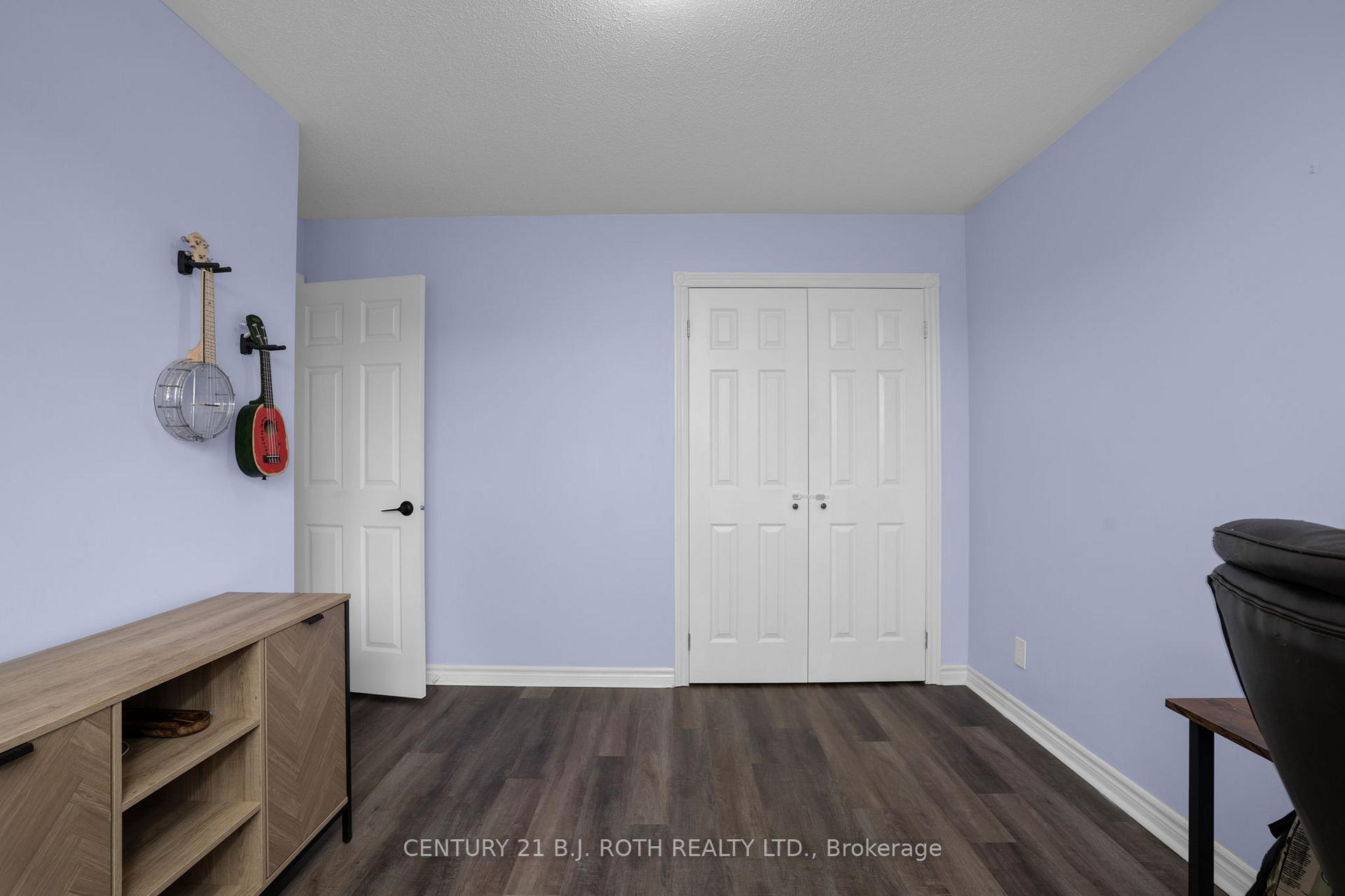 Photo 17 of 217 Pringle Drive, Barrie, Edgehill Drive — HOMEH