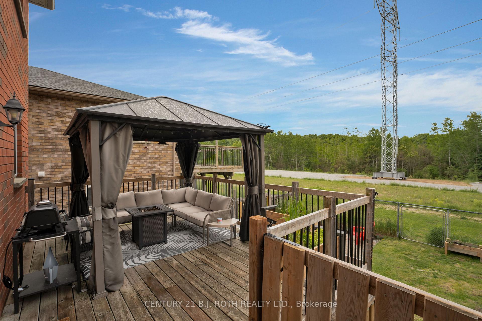 Photo 27 of 217 Pringle Drive, Barrie, Edgehill Drive — HOMEH