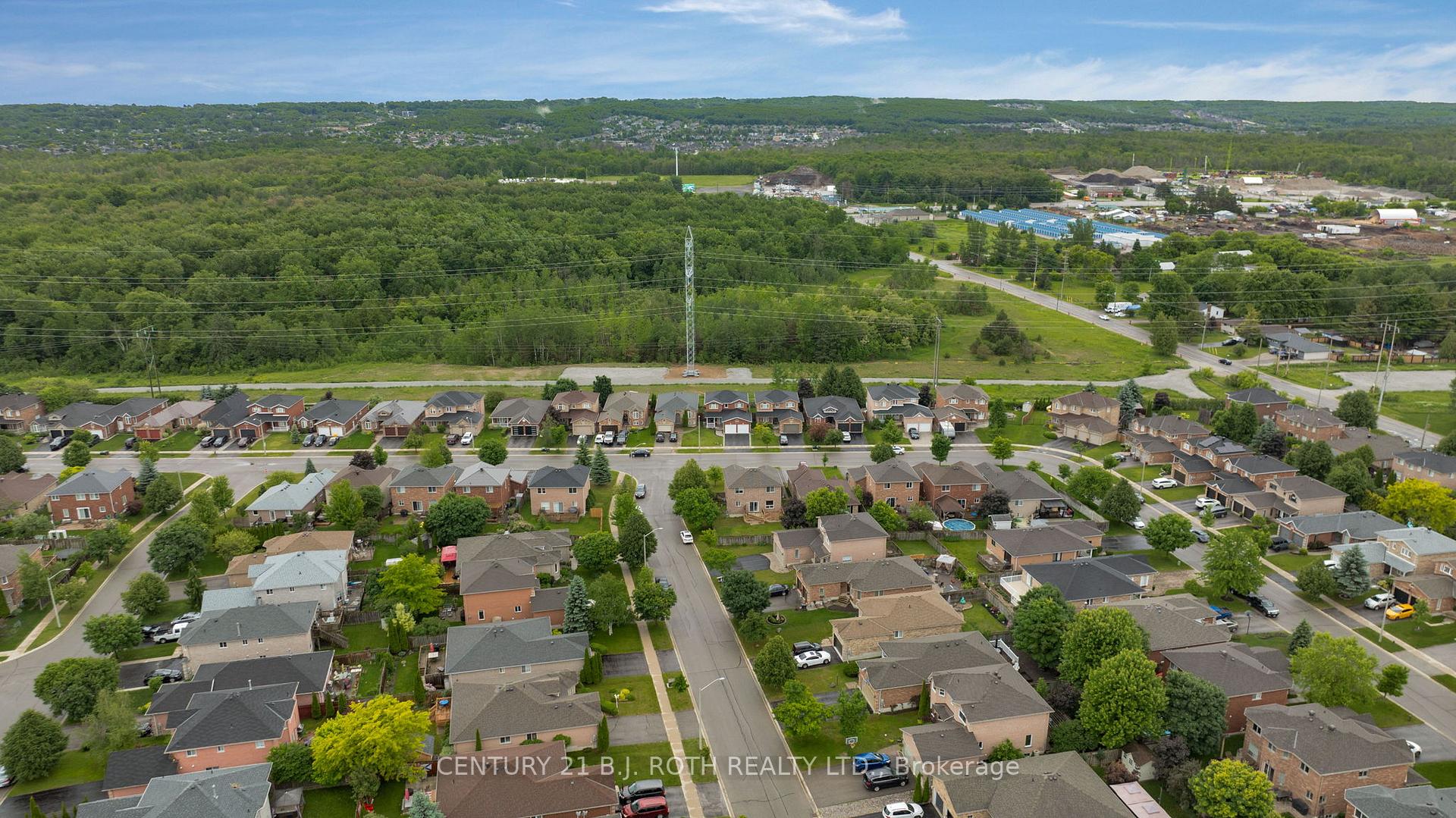 Photo 38 of 217 Pringle Drive, Barrie, Edgehill Drive — HOMEH