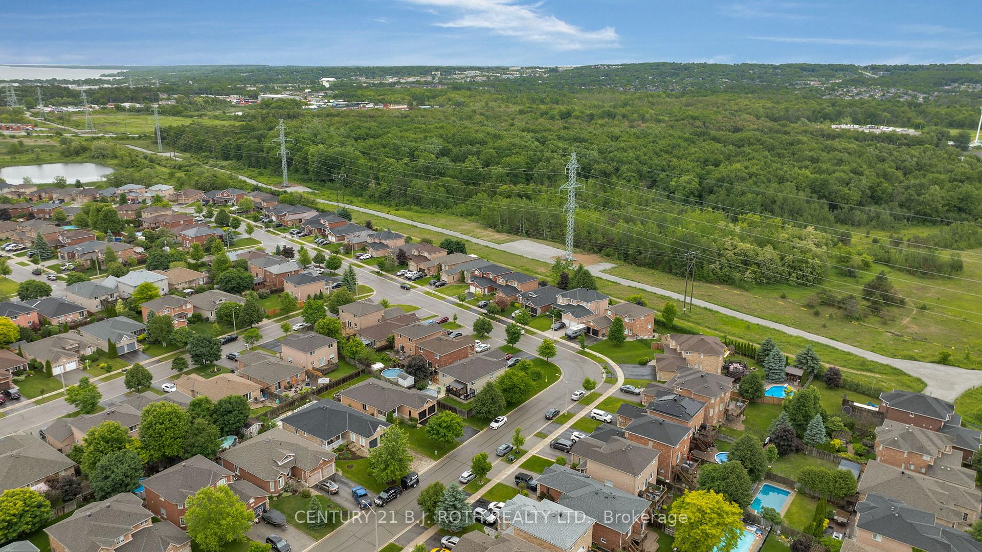 Photo 39 of 217 Pringle Drive, Barrie, Edgehill Drive — HOMEH