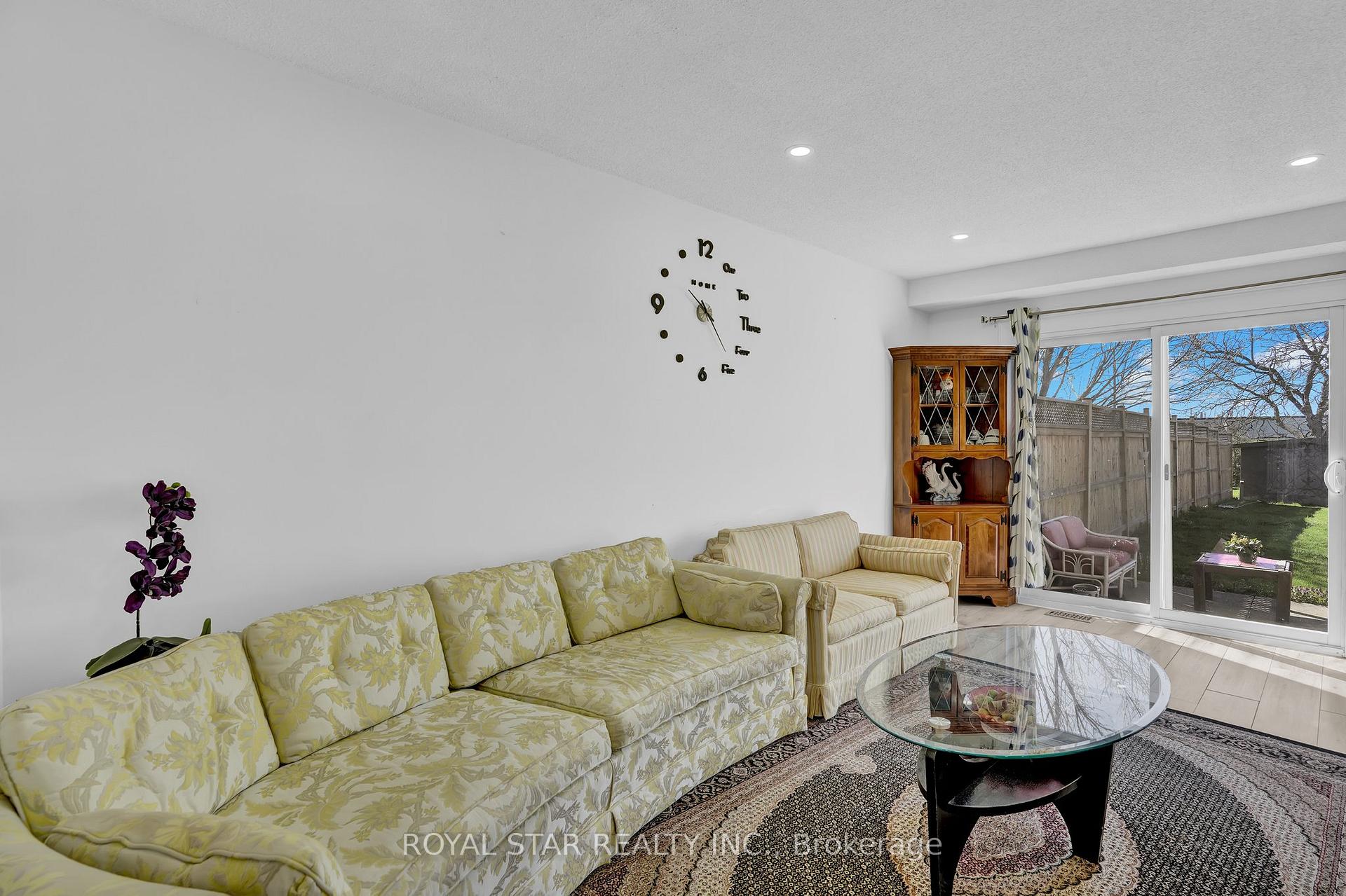 Photo 6 of 19 Barnaby Drive, St. Catharines, Ridley — HOMEH