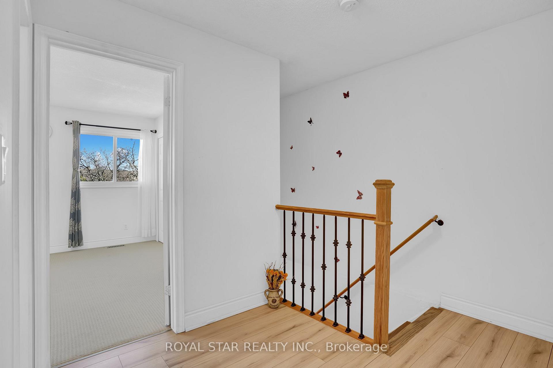 Photo 18 of 19 Barnaby Drive, St. Catharines, Ridley — HOMEH