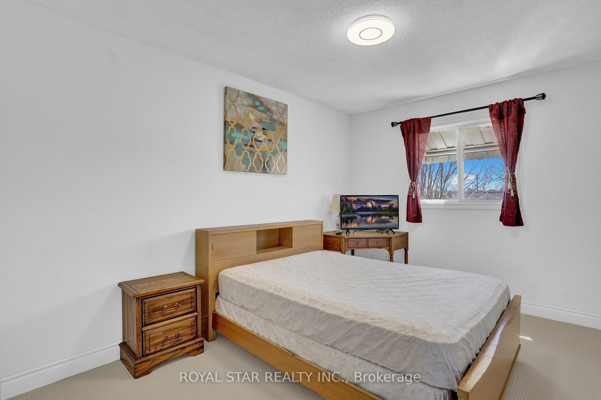 Photo 24 of 19 Barnaby Drive, St. Catharines, Ridley — HOMEH