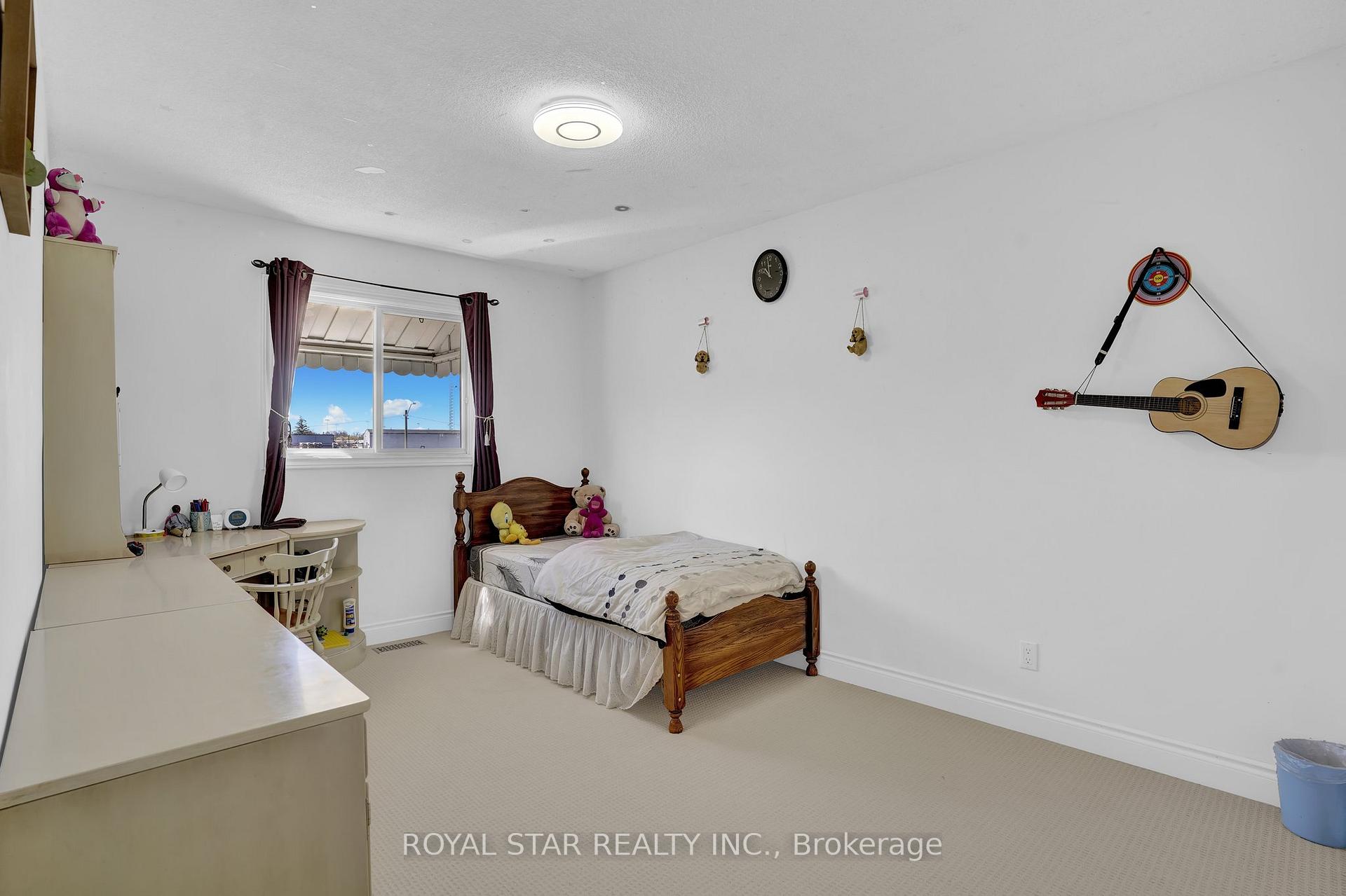 Photo 27 of 19 Barnaby Drive, St. Catharines, Ridley — HOMEH