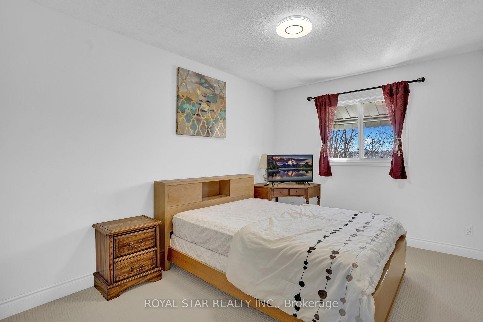 Photo 30 of 19 Barnaby Drive, St. Catharines, Ridley — HOMEH