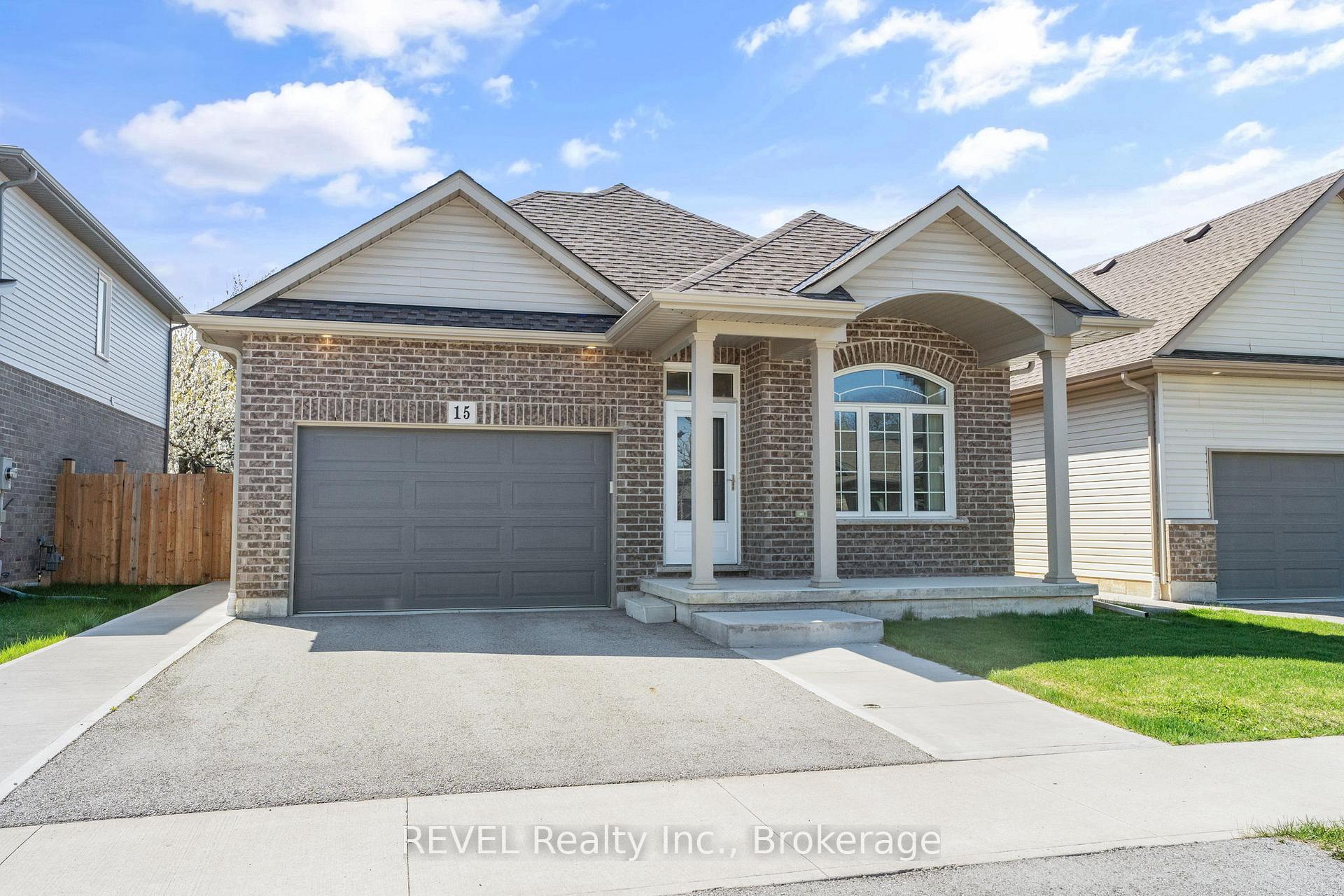 Photo 1 of 15 Berkshire Drive, St. Catharines, Carlton/Bunting — HOMEH