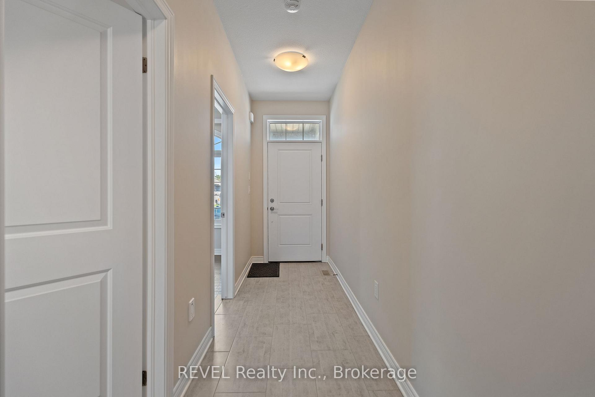 Photo 3 of 15 Berkshire Drive, St. Catharines, Carlton/Bunting — HOMEH