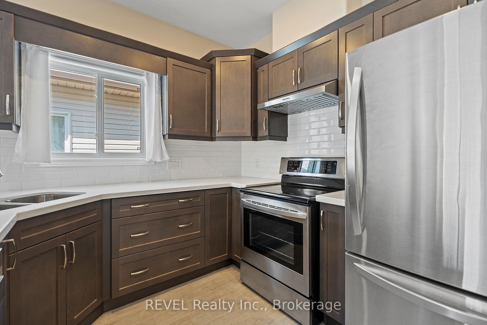 Photo 9 of 15 Berkshire Drive, St. Catharines, Carlton/Bunting — HOMEH