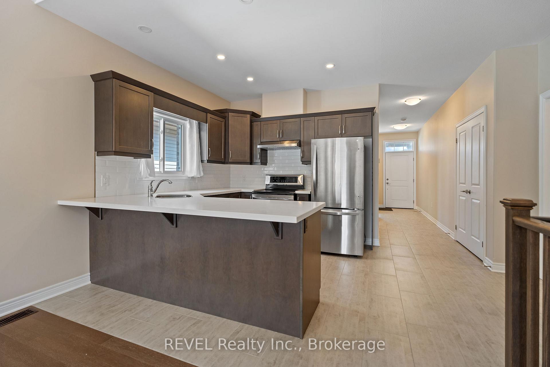 Photo 12 of 15 Berkshire Drive, St. Catharines, Carlton/Bunting — HOMEH