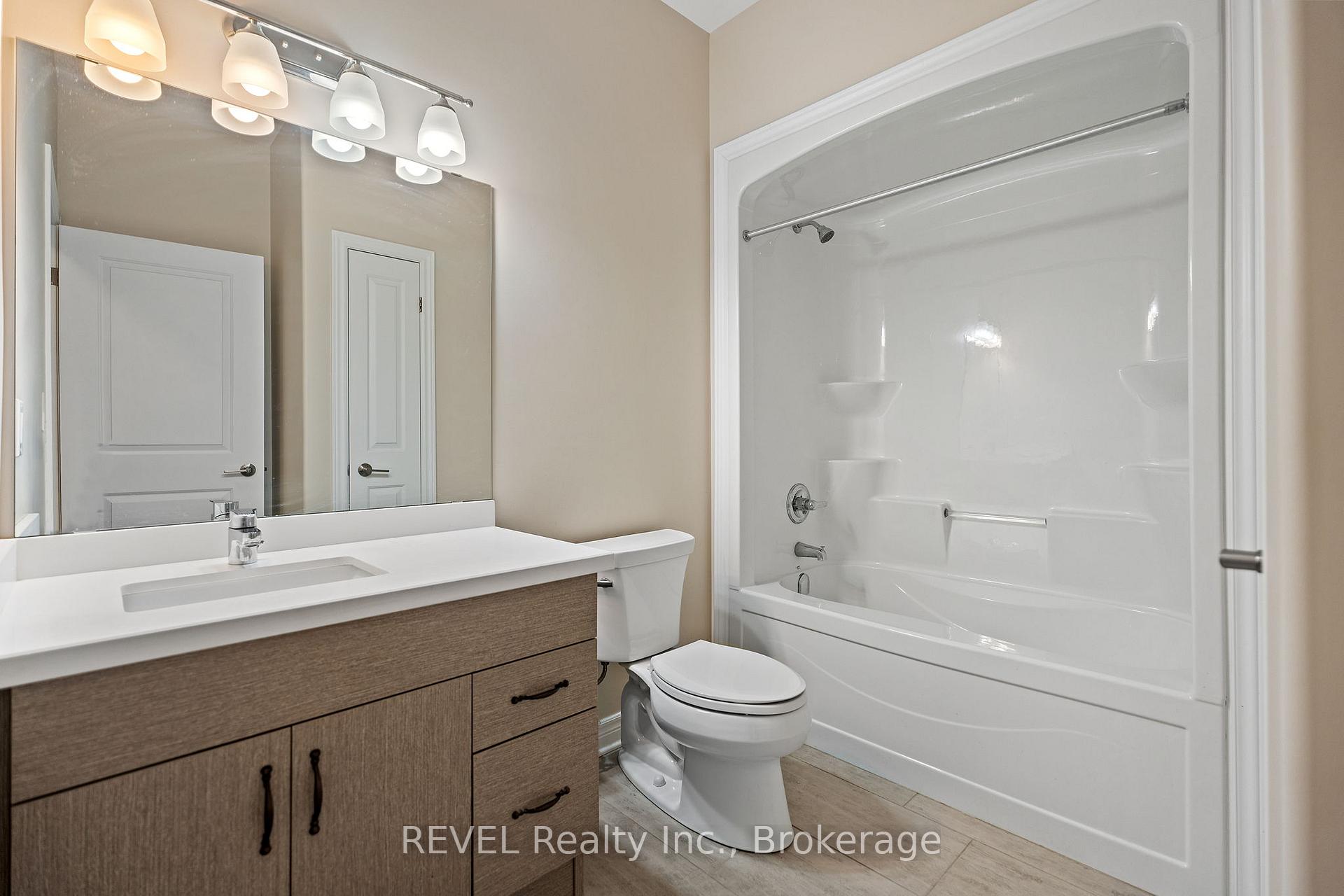 Photo 23 of 15 Berkshire Drive, St. Catharines, Carlton/Bunting — HOMEH