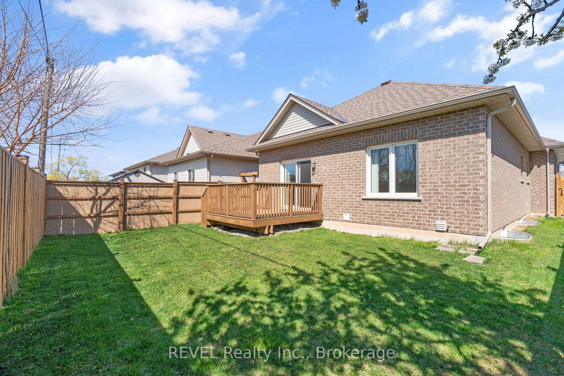 Photo 28 of 15 Berkshire Drive, St. Catharines, Carlton/Bunting — HOMEH