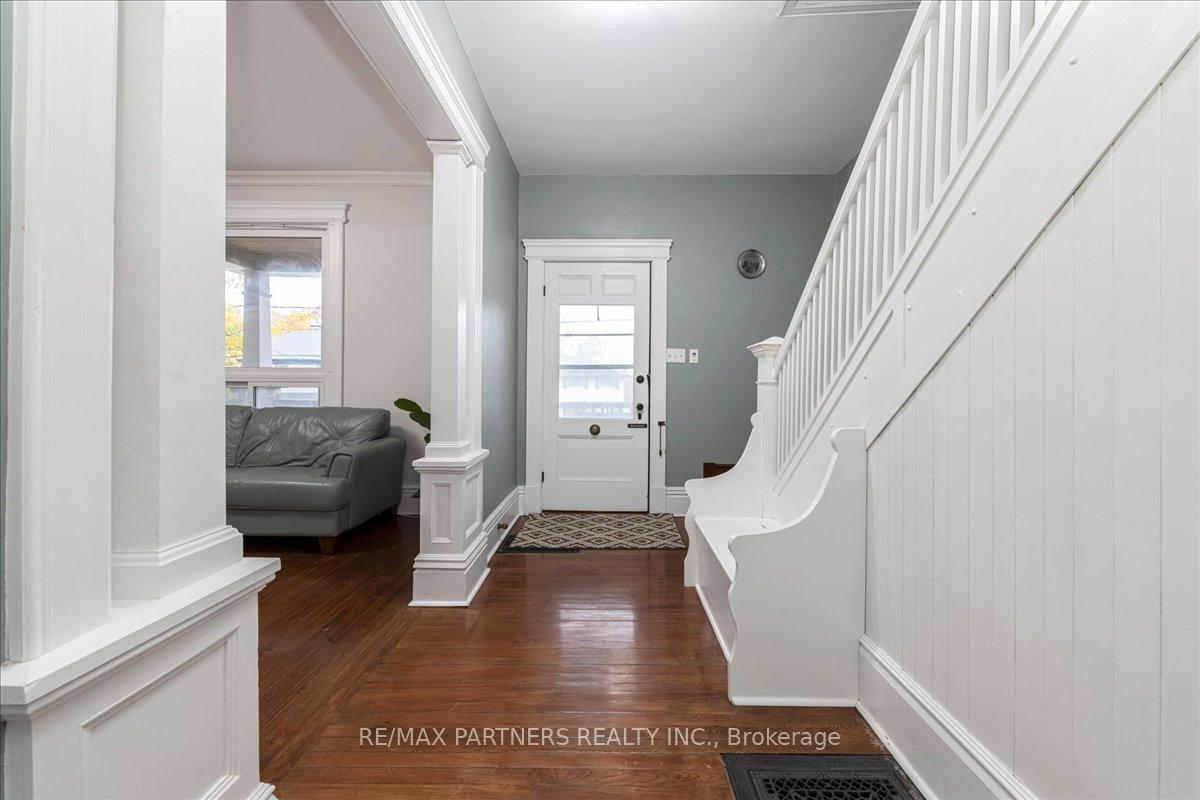 Photo 5 of 109 Mulcaster Street, Barrie, City Centre — HOMEH