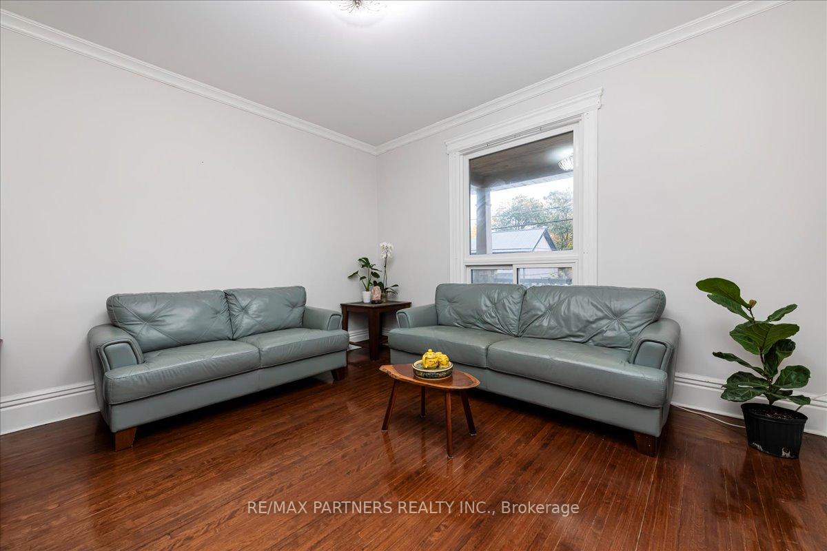 Photo 6 of 109 Mulcaster Street, Barrie, City Centre — HOMEH